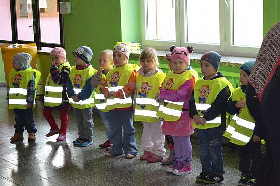 Grafika #0: Spotkanie przedszkolaków z policjantami