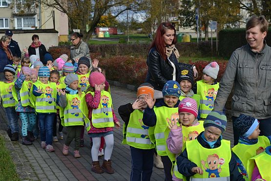 Grafika #10: Spotkanie przedszkolaków z policjantami