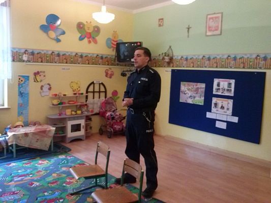 Grafika #2: Spotkanie przedszkolaków z policjantami