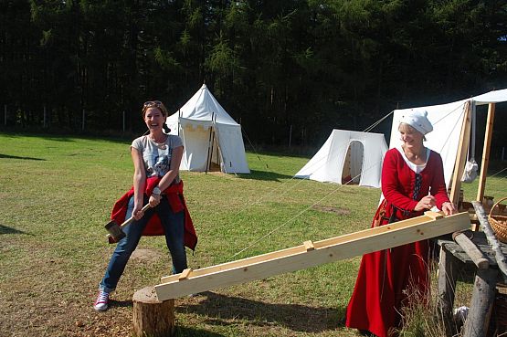 Grafika #9: Dzień życia w średniowiecznym obozie wojskowym - Święcino