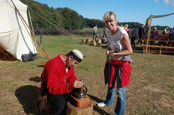 Grafika #13: Dzień życia w średniowiecznym obozie wojskowym - Święcino