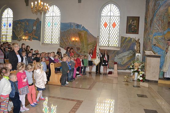 Grafika #1: Uroczysta msza na zakończenie roku szkolnego