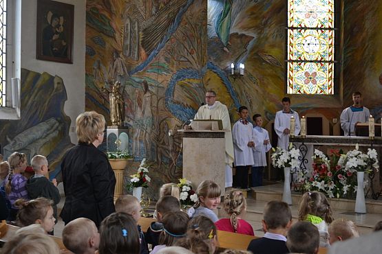 Grafika #4: Uroczysta msza na zakończenie roku szkolnego