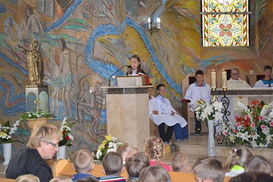 Grafika #6: Uroczysta msza na zakończenie roku szkolnego