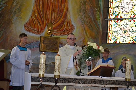 Grafika #8: Uroczysta msza na zakończenie roku szkolnego