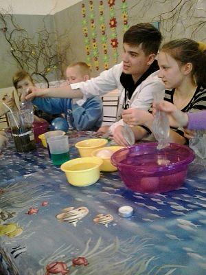 Grafika #4: Młody Inżynier Eksperymentuje