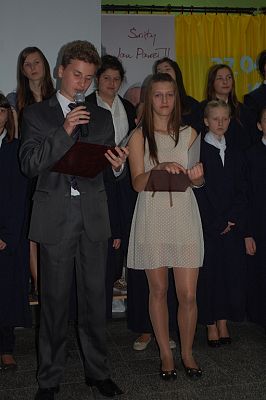 Grafika #1: Kanonizacja Jana Pawła II