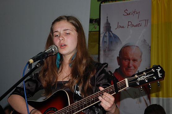 Grafika #2: Kanonizacja Jana Pawła II