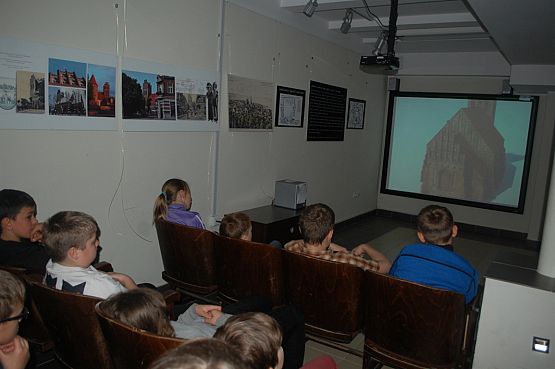 Grafika #2: Wycieczka do muzeum w Lęborku