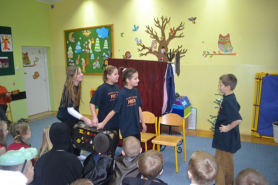 Grafika #0: Kabaret Leśni Skauci