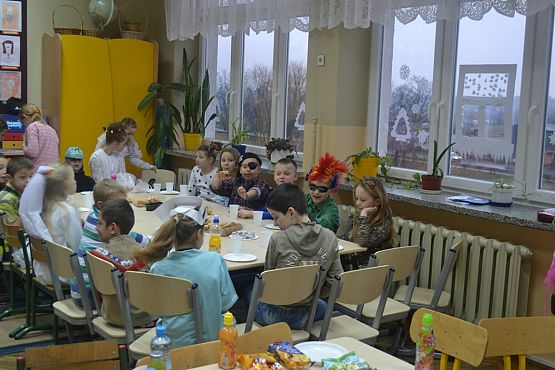 Grafika #1: Karnawał to czas radości i rozrywki