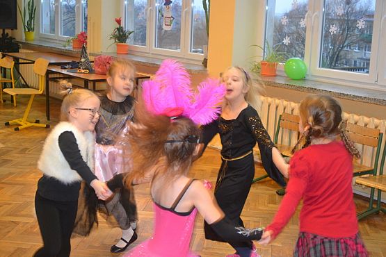 Grafika #3: Karnawał to czas radości i rozrywki