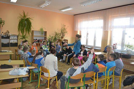 Grafika #0: Akcja profilaktyczna Kontakt – bus