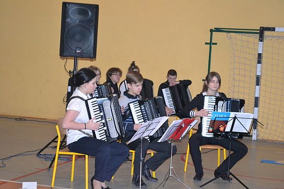 Grafika #5: Koncert muzyczny akordeonistów