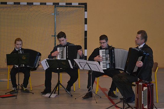 Grafika #6: Koncert muzyczny akordeonistów