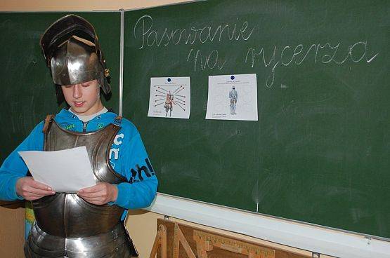Grafika #0: Pasowanie na rycerza w naszej szkole