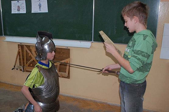 Grafika #2: Pasowanie na rycerza w naszej szkole