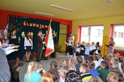 Grafika #2: Ślubowanie uczniów klasy pierwszej