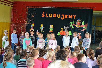 Grafika #3: Ślubowanie uczniów klasy pierwszej