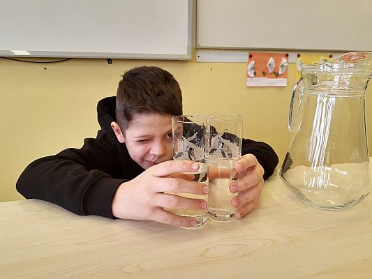 Grafika #4: Eksperymenty z wodą