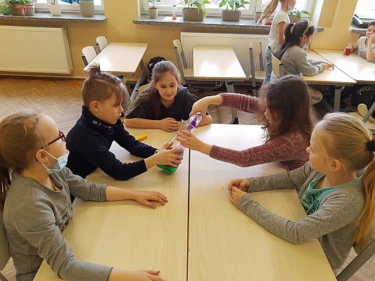 Grafika #27: Eksperymenty z wodą