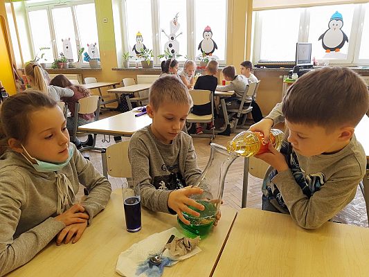 Grafika #17: Eksperymenty z wodą