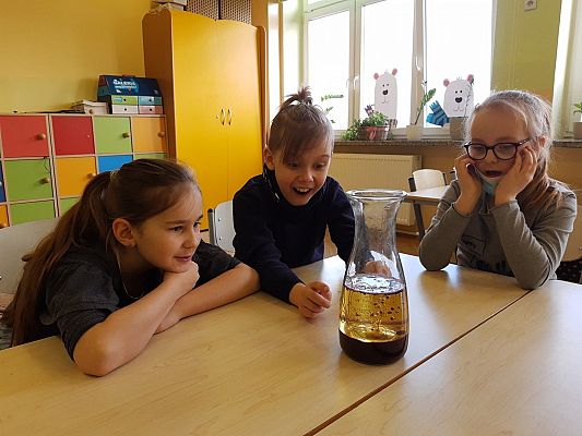 Grafika #14: Eksperymenty z wodą