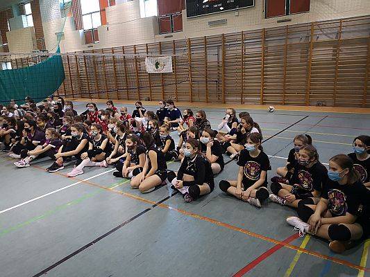 Grafika #5: Kolejny weekend na sportowo z minisiatkówką