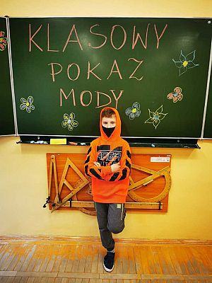Grafika #1: KLASOWY POKAZ MODY