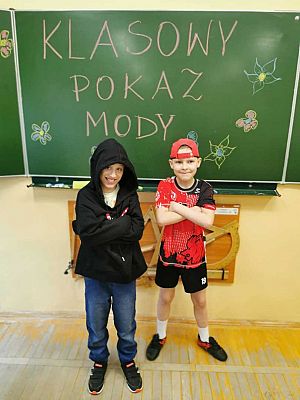 Grafika #2: KLASOWY POKAZ MODY