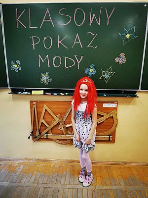 Grafika #9: KLASOWY POKAZ MODY