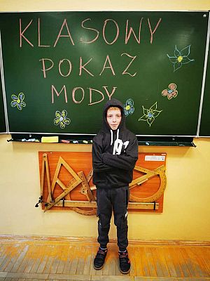 Grafika #11: KLASOWY POKAZ MODY
