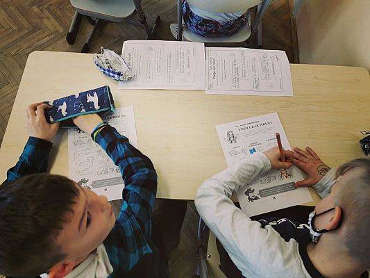 Grafika #17: LOGUJ SIĘ Z GŁOWĄ, CZYLI JAK BEZPIECZNIE KORZYSTAĆ Z INTERNETU