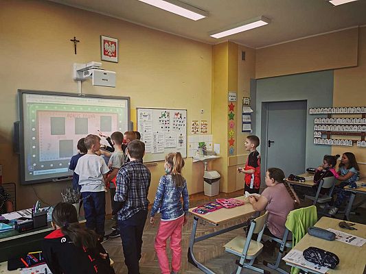 Grafika #14: LOGUJ SIĘ Z GŁOWĄ, CZYLI JAK BEZPIECZNIE KORZYSTAĆ Z INTERNETU