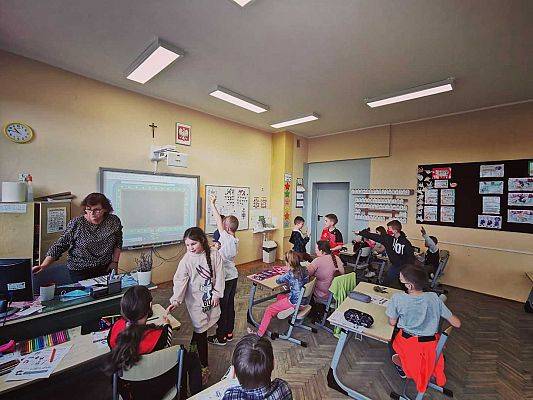 Grafika #6: LOGUJ SIĘ Z GŁOWĄ, CZYLI JAK BEZPIECZNIE KORZYSTAĆ Z INTERNETU