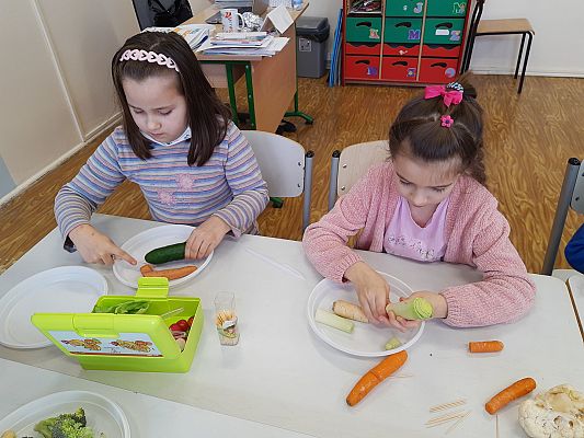 Grafika #16: Ufoludki - Kosmiczny Świat w klasie pierwszej