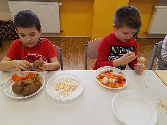 Grafika #17: Ufoludki - Kosmiczny Świat w klasie pierwszej