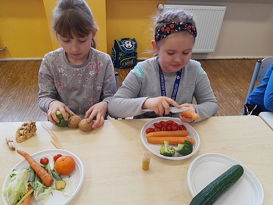 Grafika #18: Ufoludki - Kosmiczny Świat w klasie pierwszej