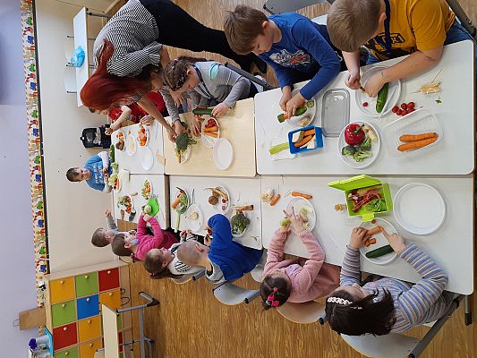 Grafika #20: Ufoludki - Kosmiczny Świat w klasie pierwszej