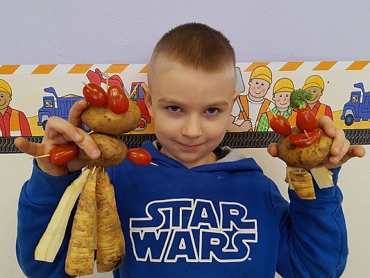 Grafika #4: Ufoludki - Kosmiczny Świat w klasie pierwszej